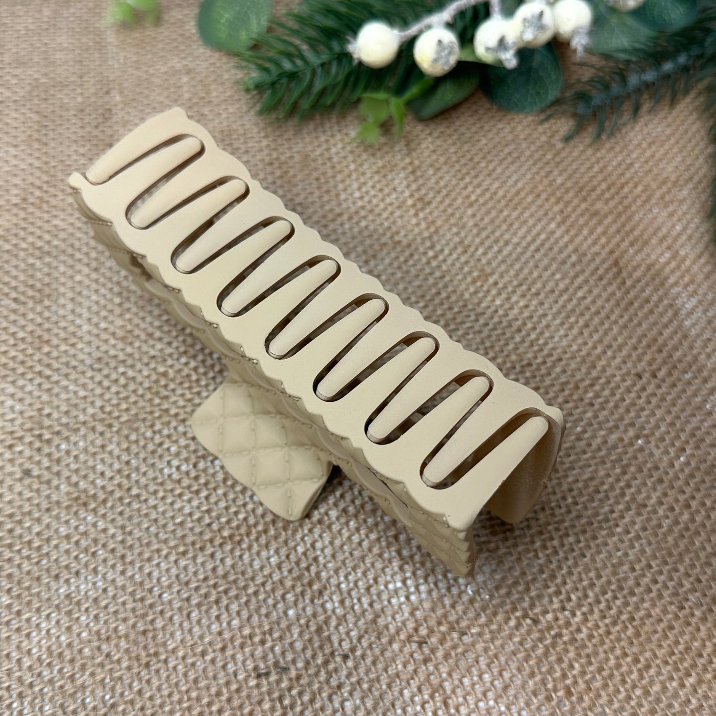 hair claw clip accessory
