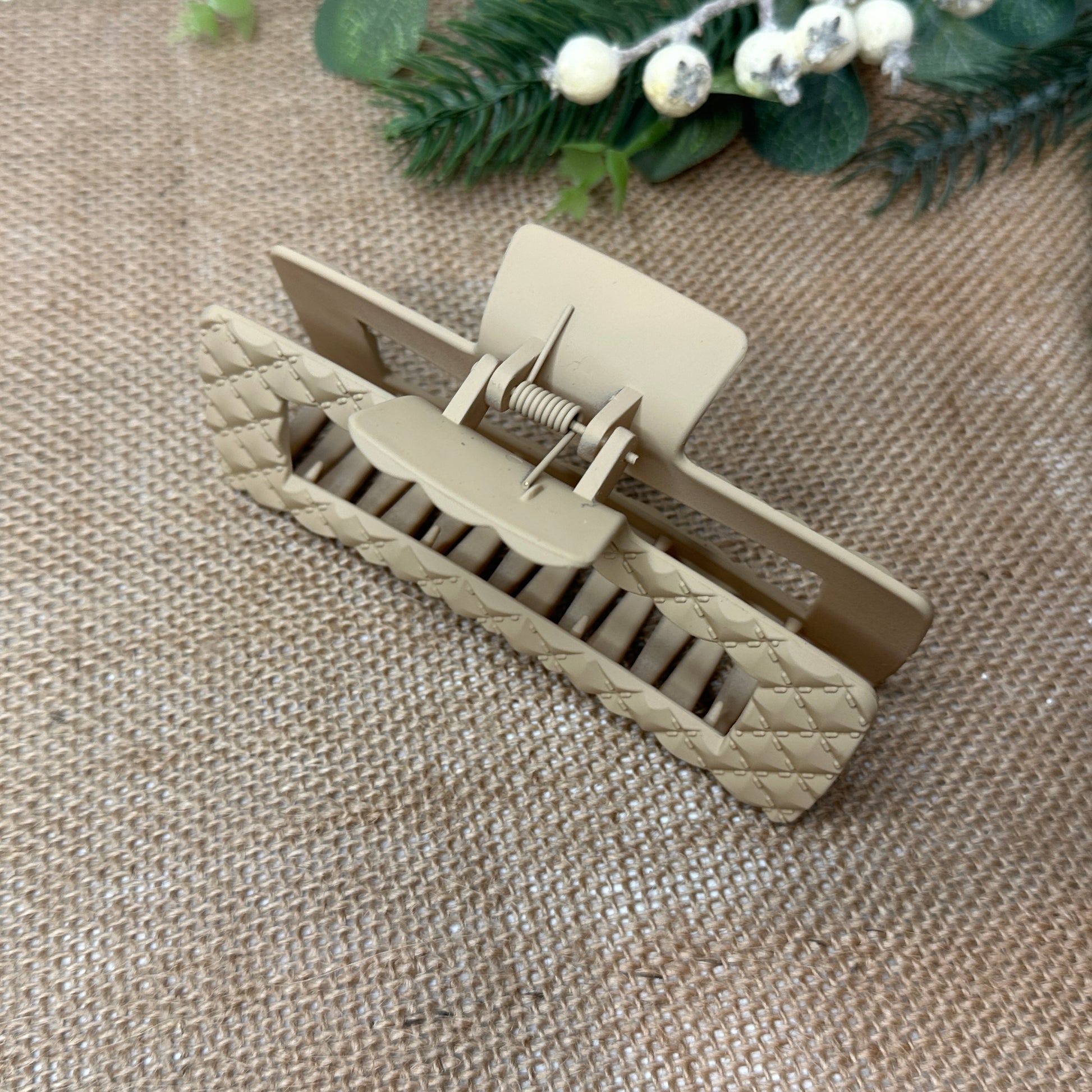 hair claw clip accessory